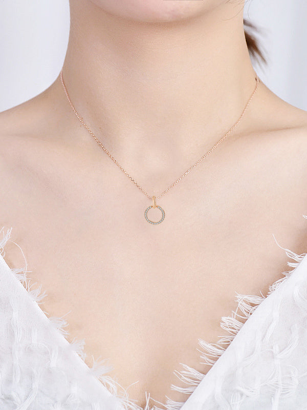 Ring-Shaped Pendant Necklace
