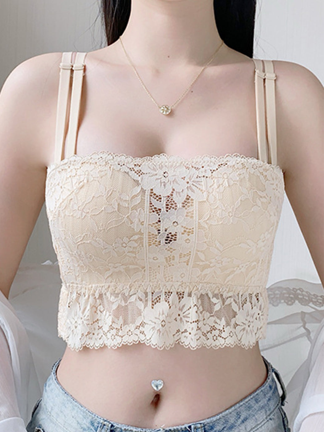 Thin Lace Strapless Bandeau Style Wire-Free Bra with Anti-Slip Design