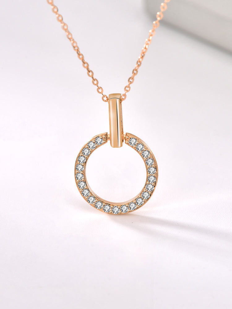 Ring-Shaped Pendant Necklace