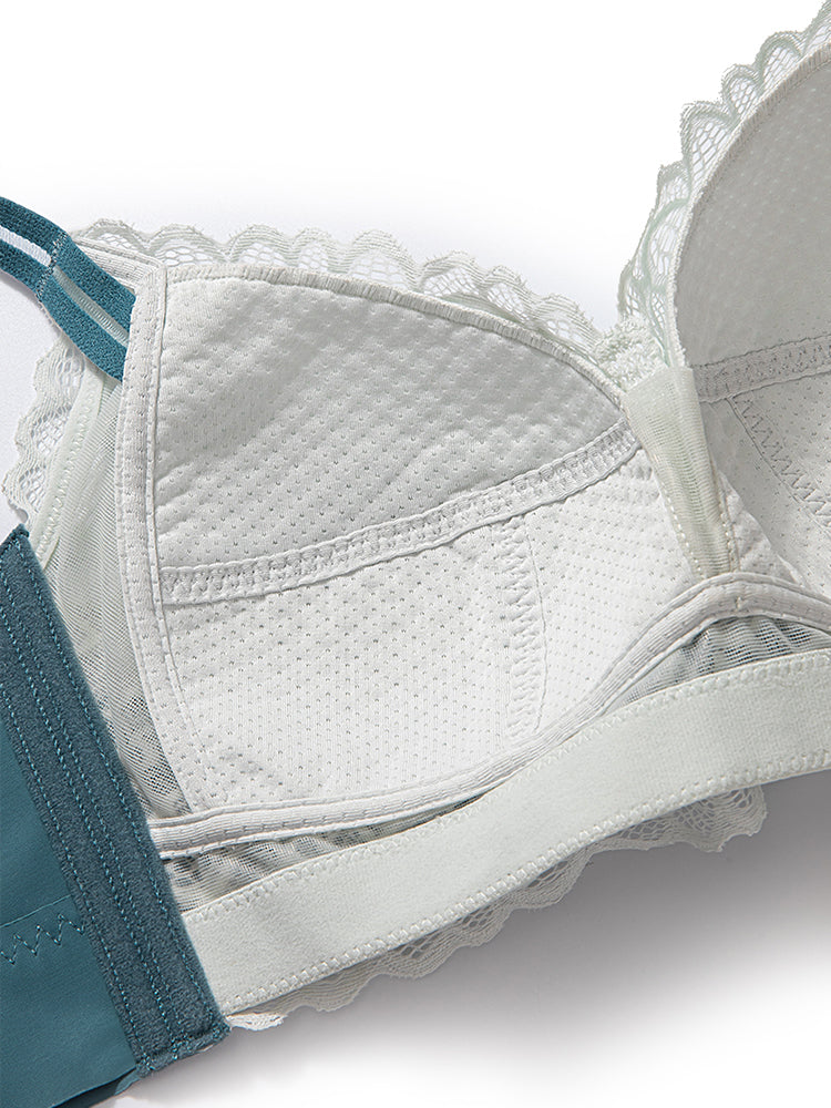 V-Neck Adjustable Straps Lace Wireless Bra