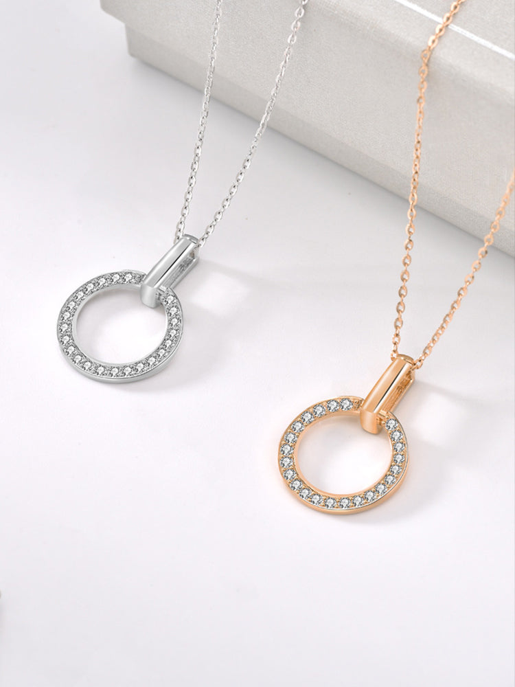 Ring-Shaped Pendant Necklace